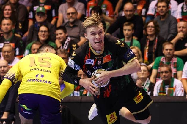 Gisli Kristjansson SC Magdeburg,10 vs Jorge Maqueda KS Kielce,15 Handball EHF Champions League Season 2024 2025 Group B SC Magdeburg vs Industria Kielce at the GETEC Arena in Magdeburg Action,Handball,Germany,10 10 2024