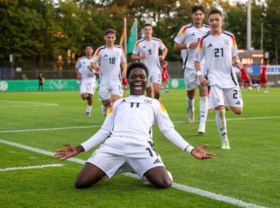 Soccer, Youth, Season 2024 25, U16 Juniors international match in Berlin, Germany Poland, front Ivan Mathis Massek U16 GER , back from left Philip Buchta U16 GER , John Meyer U16 GER , Cem Halaco U16 GER , Luca Michel Hampel U16 GER , cheering after scoring 2 1, 11 10 2024, Copyright: xMatthiasxKochx