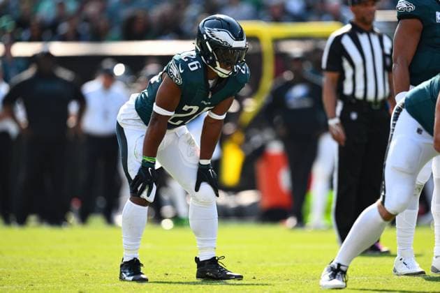 PHILADELPHIA, PA - OCTOBER 13: Philadelphia Eagles running back Saquon Barkley (26) in action in the second quarter during the game between the Cleveland Browns and Philadelphia Eagles on October 13, 2024 at Lincoln Financial Field in Philadelphia, PA. (Photo by Kyle Ross Icon Sportswire) NFL, American Football Herren, USA OCT 13 Browns at Eagles EDITORIAL USE ONLY Icon241013103
