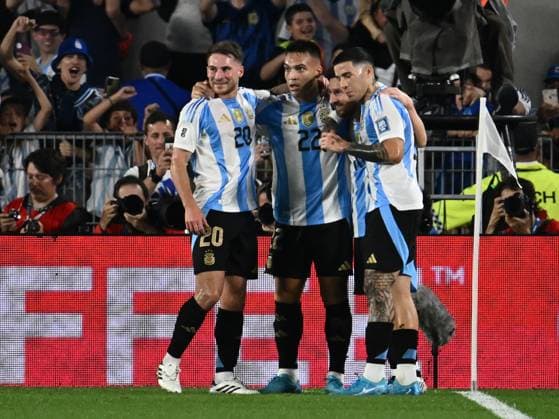 BUENOS AIRES, ARGENTINA - OCTOBER 15: Lionel Messi of Argentina celebrate with their teammates after scoring their team first goal during a match between Argentina Vs Bolivia as part of World Cup 2026 Qualifiers at Estadio Mas Monumental on October 15, 2024 in BuenosAires, Argentina. Buenos Aires Buenos Aires Argentina Copyright: xIMAGOx xPhotoCero5x xLucianoxBisbalxPhotoCero5x