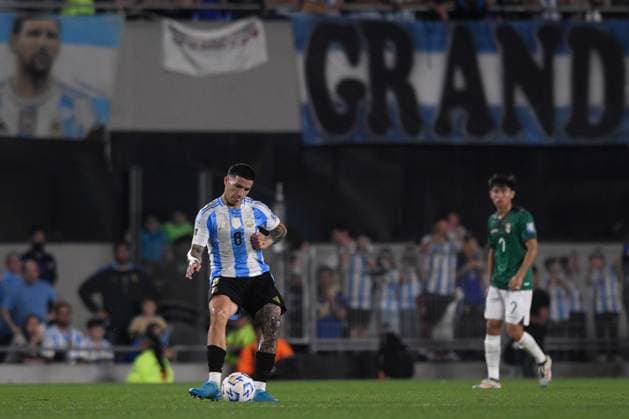 BUENOS AIRES, ARGENTINA - OCTOBER 15: Enzo Fernandez of Argentina controls ball during the FIFA World Cup, WM, Weltmeisterschaft, Fussball 2026 South American Qualifier match between Argentina and Bolivia at Estadio Mas Monumental Antonio Vespucio Liberti on October 15, 2024 in Buenos Aires, Argentina. Photo by D.Halisz SFSI Argentina v Bolivia - FIFA World Cup 2026 Qualifier Copyright: xDiegoxHalisz SFSIx