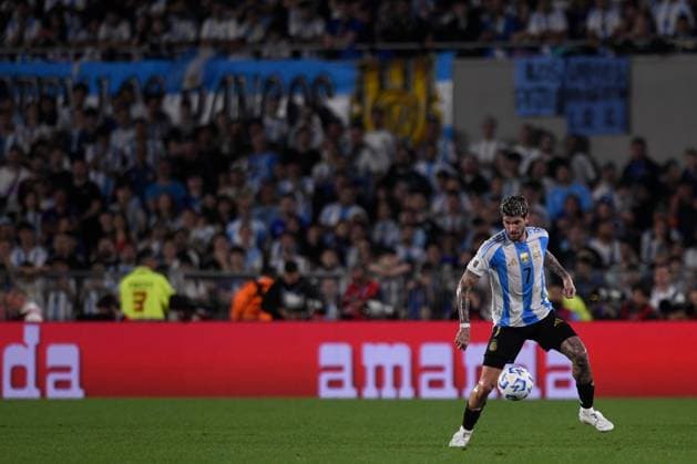 BUENOS AIRES, ARGENTINA - OCTOBER 15: Rodrigo de Paul of Argentina during the FIFA World Cup, WM, Weltmeisterschaft, Fussball 2026 South American Qualifier match between Argentina and Bolivia at Estadio Mas Monumental Antonio Vespucio Liberti on October 15, 2024 in Buenos Aires, Argentina. Photo by D.Halisz SFSI Argentina v Bolivia - FIFA World Cup 2026 Qualifier Copyright: xDiegoxHalisz SFSIx