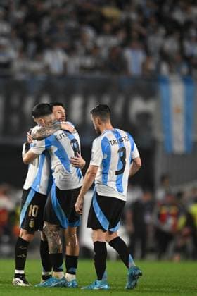BUENOS AIRES, ARGENTINA - OCTOBER 15: Lionel Messi, Enzo Fernandez, Nicolas Tagliafico of Argentina during the FIFA World Cup, WM, Weltmeisterschaft, Fussball 2026 South American Qualifier match between Argentina and Bolivia at Estadio Mas Monumental Antonio Vespucio Liberti on October 15, 2024 in Buenos Aires, Argentina. Photo by D.Halisz SFSI Argentina v Bolivia - FIFA World Cup 2026 Qualifier Copyright: xDiegoxHalisz SFSIx