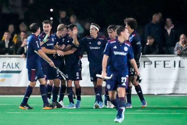Players of Mannheimer HC MHC , celebrate the goal, celebrate the goal, goal, celebration, cheers about the goal, rejoice, joy, rejoices, optimistic, positive, game scene, highlight, action, 18 10 2024, Mannheim Germany , Hockey, 1 Bundesliga, Men, TSV Mannheim Mannheimer HC xozx