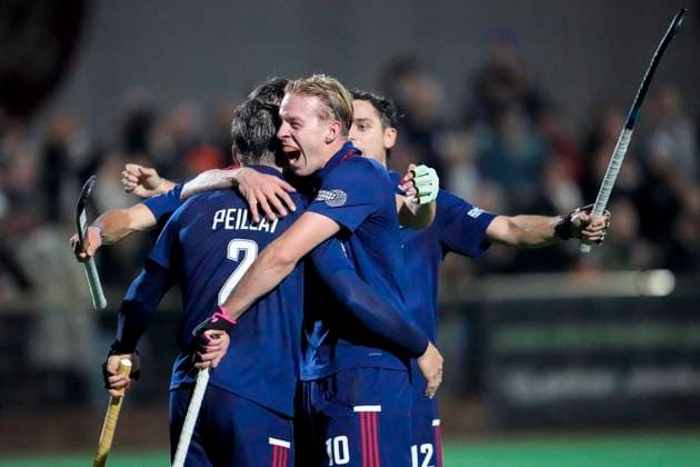 Players of Mannheimer HC MHC , celebrate the goal, celebrate the goal, goal, celebration, cheers about the goal, rejoicing, joy, rejoices, optimistic, positive, game scene, highlight, action, 18 10 2024, Mannheim Germany , Hockey, 1 Bundesliga, Men, TSV Mannheim Mannheimer HC xozx