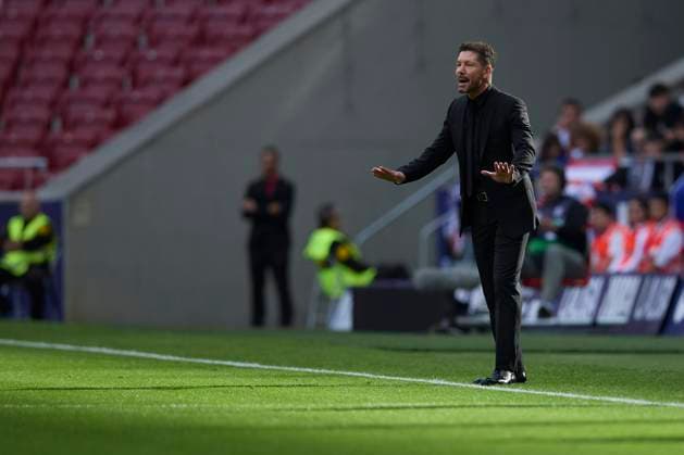Diego Pablo Simeone, head coach Atletico de Madrid gestures during the LaLiga match between AtlÃ tico Madrid and CD LeganÃ s at Civitas Metropolitano on October 20, 2024 in Madrid, Spain Photo by Manu Reino DeFodi Images not used in POL SRB CRO FRA GBR NED ITA USA Defodi 071 ATMLEG20241020 042 Defodi-071 not used in POL SRB CRO FRA GBR NED ITA USA