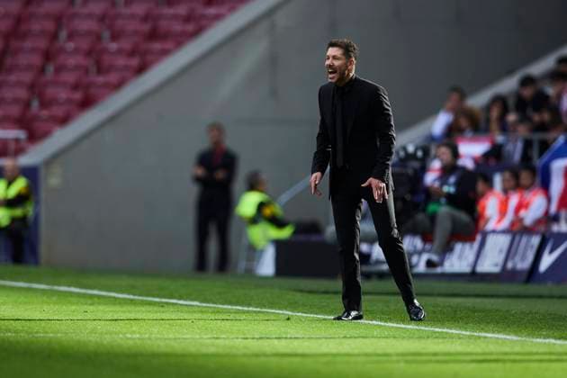 Diego Pablo Simeone, head coach Atletico de Madrid gestures during the LaLiga match between AtlÃ tico Madrid and CD LeganÃ s at Civitas Metropolitano on October 20, 2024 in Madrid, Spain Photo by Manu Reino DeFodi Images not used in POL SRB CRO FRA GBR NED ITA USA Defodi 071 ATMLEG20241020 043 Defodi-071 not used in POL SRB CRO FRA GBR NED ITA USA