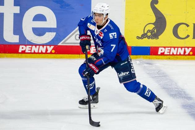 20 10 2024, DEL, Deutsche Eishockey Liga Saison 2024 25, 11 Spieltag Adler Mannheim vs Düsseldorfer EG Bild John Gilmour 7 , Mannheim Copyright: xUdoxHerrmannx