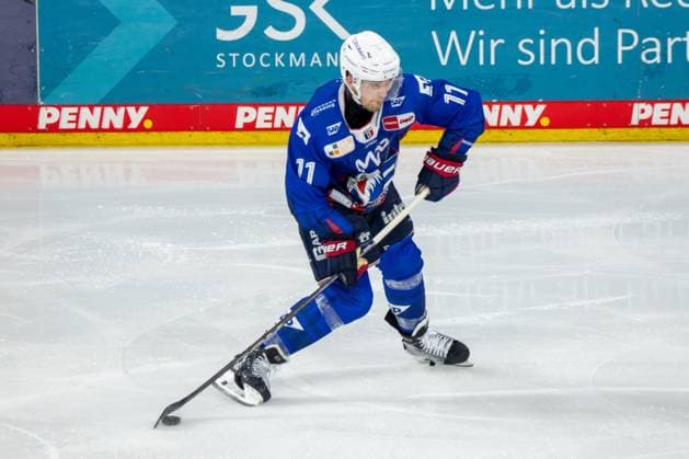 20 10 2024, DEL, German Ice Hockey League Season 2024 25, 11 Matchday Adler Mannheim v Düsseldorfer EG Picture Kristian Reichel 11, Mannheim Copyright: xUdoxHerrmannx