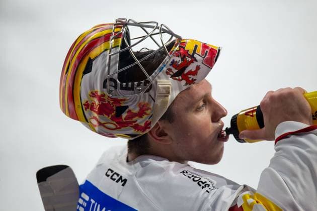 20 10 2024, DEL, German Ice Hockey League Season 2024 25, 11 Matchday Adler Mannheim vs. Düsseldorfer EG Picture Nikita Quapp 33, Düsseldorf Goalkeeper Copyright: xUdoxHerrmannx