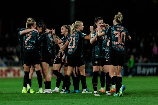 GOOGLE PIXEL Womens Bundesliga, Bayer 04 Leverkusen FC Bayern Munich 20 10 2024 Cheering for 2 3 by Alara Sehitler FC Bayern Munich, 14 GOOGLE PIXEL Womens Bundesliga, Bayer 04 Leverkusen FC Bayern Munich, Leverkusen, Ulrich Haberland Stadium on 20 10 2024 DFB REGULATIONS PROHIBIT ANY USE OF PHOTOGRAPHS AS IMAGE SEQUENCES AND OR QUASI VIDEO Copyright: xBEAUTIFULxSPORTS Wunderlx