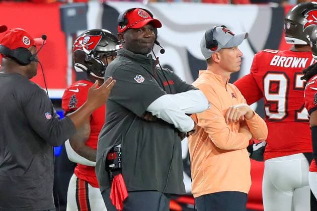 TAMPA, FL - OCTOBER 21: Tampa Bay Buccaneers Head Coach Todd Bowles reacts to a play on the field during the game between the Baltimore Ravens and the Tampa Bay Buccaneers on October 21, 2024 at Raymond James Stadium in Tampa, Florida. (Photo by Cliff Welch Icon Sportswire) NFL, American Football Herren, USA OCT 21 Ravens at Buccaneers EDITORIAL USE ONLY Icon357241021005