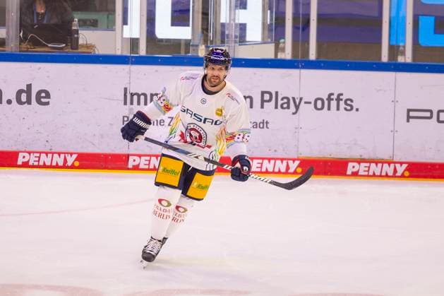 Ingolstadt, Germany October 24, 2024 Penny DEL 2024 2025 Sp 12 ERC Ingolstadt vs Eisbären Berlin In the picture Zach Boychuk Berlin warming up Saturn Arena Bayern Copyright: xFotostandx xSchäferx