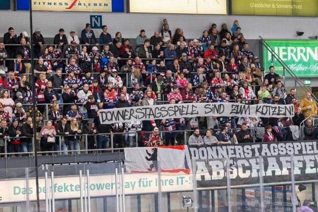 Ingolstadt, Germany October 24, 2024 Penny DEL 2024 2025 Sp 12 ERC Ingolstadt vs Eisbären Berlin In the picture The fans of the Eisbären Berlin with banner against Thursday games in the DEL in the guest block Saturn Arena Bayern Copyright: xFotostandx xSchäferx