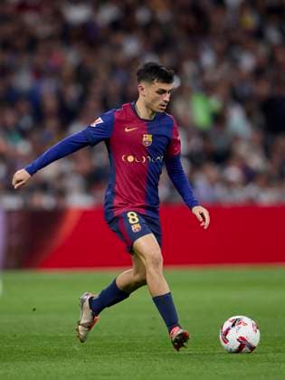 October 27, 2024, Madrid, Madrid, Spain: Pedri of FC Barcelona, Barca during La Liga football match between Real Madrid CF v FC Barcelona at Santiago Bernabeu Stadium in Madrid, Spain, October 26, 2024 Madrid Spain - ZUMAa206 20241027_zsp_a206_025 Copyright: xRubenxAlbarranx