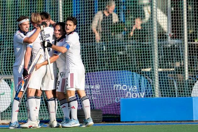 Players of Mannheimer HC MHC , celebrate the goal, celebrate the goal, goal, celebration, cheers about the goal, rejoice, joy, rejoices, optimistic, positive, game scene, highlight, action, 27 10 2024, Mannheim Germany , Hockey, 1 Bundesliga, Men, Mannheimer HC UHC Hamburg xozx
