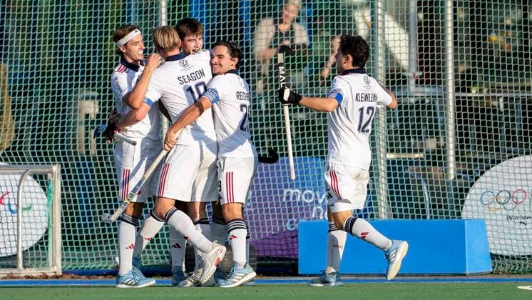 Players of Mannheimer HC MHC , celebrate the goal, celebrate the goal, goal, celebration, cheers about the goal, rejoicing, joy, rejoices, optimistic, positive, game scene, highlight, action, 27 10 2024, Mannheim Germany , Hockey, 1 Bundesliga, Men, Mannheimer HC UHC Hamburg xozx