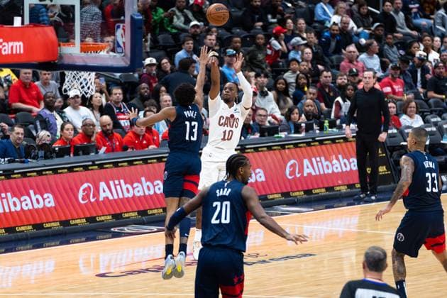 October 26, 2024, Washington, District of Columbia, USA: Darius Garland 10 of the Cleveland Cavaliers shoots a three point basket during the game against the Washington Wizards, at Capital One Arena. Washington USA - ZUMA 20241026_mda_s352_096 Copyright: xSabinaxShyshx