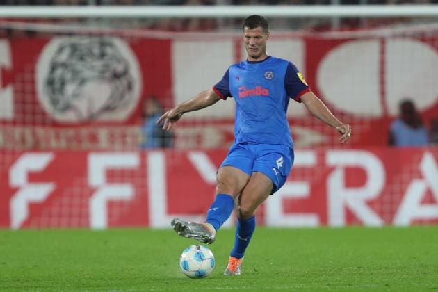 Patrick Erras Holstein Kiel in action, on the ball, single action during the second round of DFB Pokal match between 1 FC Köln and Holstein Kiel, RheinEnergieStadion on October 29, 2024 in Cologne, Germany Photo by Oliver Kaelke DeFodi Images Patrick Erras Holstein Kiel controls the ball during the second round of DFB Pokal match between 1 FC Köln and Holstein Kiel at RheinEnergieStadion on October 29, 2024 in Cologne, Germany Photo by Oliver Kaelke DeFodi Images DFL regulations prohibit any use of photographs as image sequences and or quasi video not used in POL SRB CRO FRA GBR NED ITA USA Defodi 678 2024 10 29 OK KOEKSV 0980 Defodi-678 not used in POL SRB CRO FRA GBR NED ITA USA DFL regulations prohibit any use of photographs as image sequences and or quasi-video.