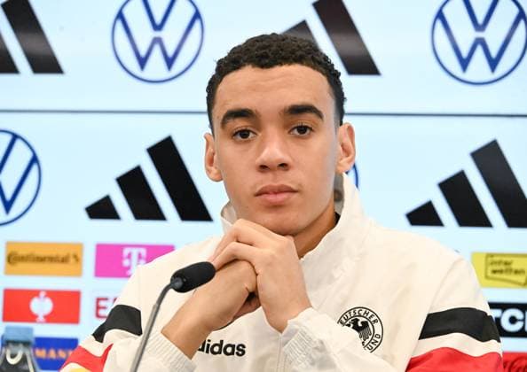 12 11 2024, xsltx, Football DFB Media Dates, DFB Press Conference with Jamal Musiala emspor, v l Jamal Musiala German National Team DFL DFB REGULATIONS PROHIBIT ANY USE OF PHOTOGRAPHS as IMAGE SEQUENCES and or QUASI VIDEO Frankfurt am Main