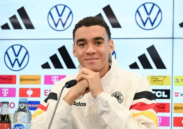 12 11 2024, xsltx, Football DFB Media Dates, DFB Press Conference with Jamal Musiala emspor, v l Jamal Musiala German National Team DFL DFB REGULATIONS PROHIBIT ANY USE OF PHOTOGRAPHS as IMAGE SEQUENCES and or QUASI VIDEO Frankfurt am Main