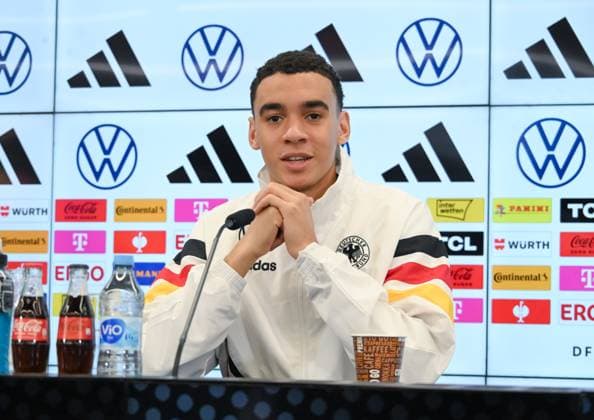 12 11 2024, xsltx, Football DFB Media Dates, DFB Press Conference with Jamal Musiala emspor, v l Jamal Musiala German National Team DFL DFB REGULATIONS PROHIBIT ANY USE OF PHOTOGRAPHS as IMAGE SEQUENCES and or QUASI VIDEO Frankfurt am Main