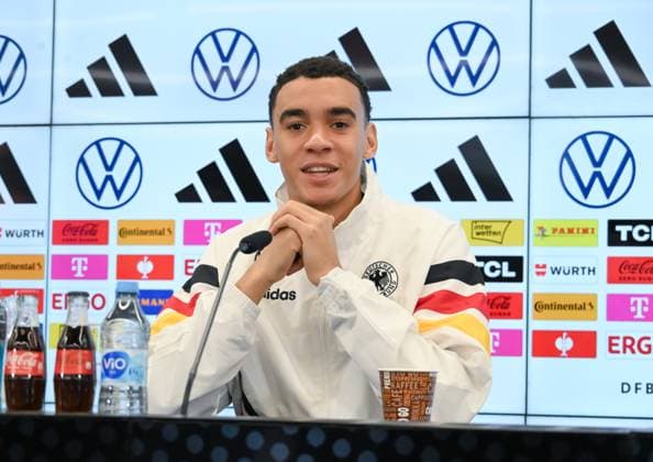 12 11 2024, xsltx, Football DFB Media Dates, DFB Press Conference with Jamal Musiala emspor, v l Jamal Musiala German National Team DFL DFB REGULATIONS PROHIBIT ANY USE OF PHOTOGRAPHS as IMAGE SEQUENCES and or QUASI VIDEO Frankfurt am Main