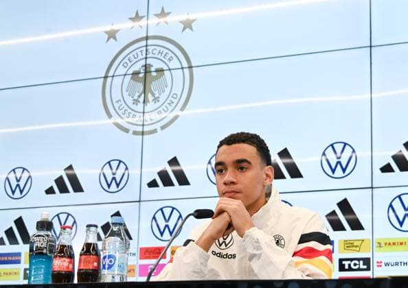 12 11 2024, xsltx, Football DFB Media Dates, DFB Press Conference with Jamal Musiala emspor, v l Jamal Musiala German National Team DFL DFB REGULATIONS PROHIBIT ANY USE OF PHOTOGRAPHS as IMAGE SEQUENCES and or QUASI VIDEO Frankfurt am Main