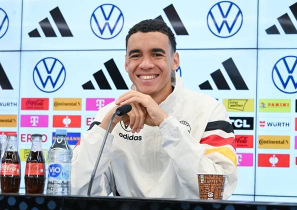 12 11 2024, xsltx, Football DFB Media Dates, DFB Press Conference with Jamal Musiala emspor, v l Jamal Musiala German National Team DFL DFB REGULATIONS PROHIBIT ANY USE OF PHOTOGRAPHS as IMAGE SEQUENCES and or QUASI VIDEO Frankfurt am Main