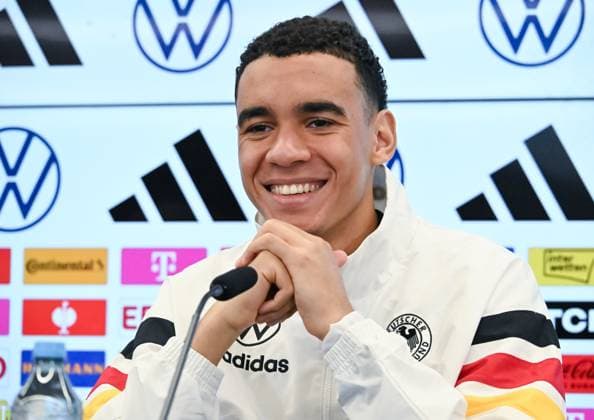 12 11 2024, xsltx, Football DFB Media Dates, DFB Press Conference with Jamal Musiala emspor, v l Jamal Musiala German National Team DFL DFB REGULATIONS PROHIBIT ANY USE OF PHOTOGRAPHS as IMAGE SEQUENCES and or QUASI VIDEO Frankfurt am Main