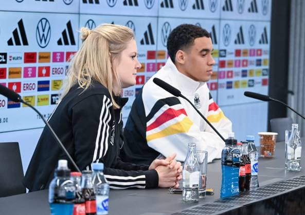 12 11 2024, xsltx, Football DFB Media Dates, DFB Press Conference with Jamal Musiala emspor, v l Franziska Wülle Press Spokeswoman DFB , Jamal Musiala German National Team DFL DFB REGULATIONS PROHIBIT ANY USE OF PHOTOGRAPHS as IMAGE SEQUENCES and or QUASI VIDEO Frankfurt am Main