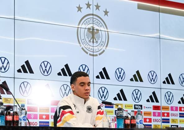 12 11 2024, xsltx, Football DFB Media Dates, DFB Press Conference with Jamal Musiala emspor, v l Jamal Musiala German National Team DFL DFB REGULATIONS PROHIBIT ANY USE OF PHOTOGRAPHS as IMAGE SEQUENCES and or QUASI VIDEO Frankfurt am Main