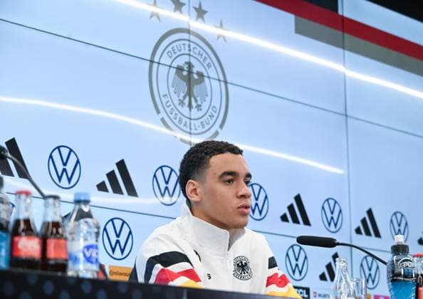 12 11 2024, xsltx, Football DFB Media Dates, DFB Press Conference with Jamal Musiala emspor, v l Jamal Musiala German National Team DFL DFB REGULATIONS PROHIBIT ANY USE OF PHOTOGRAPHS as IMAGE SEQUENCES and or QUASI VIDEO Frankfurt am Main
