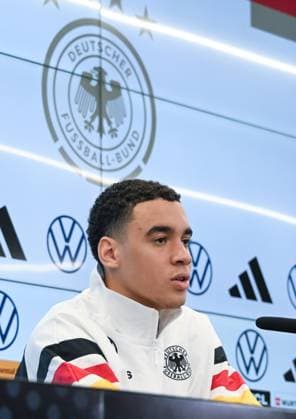 12 11 2024, xsltx, Football DFB Media Dates, DFB Press Conference with Jamal Musiala emspor, v l Jamal Musiala German National Team DFL DFB REGULATIONS PROHIBIT ANY USE OF PHOTOGRAPHS as IMAGE SEQUENCES and or QUASI VIDEO Frankfurt am Main