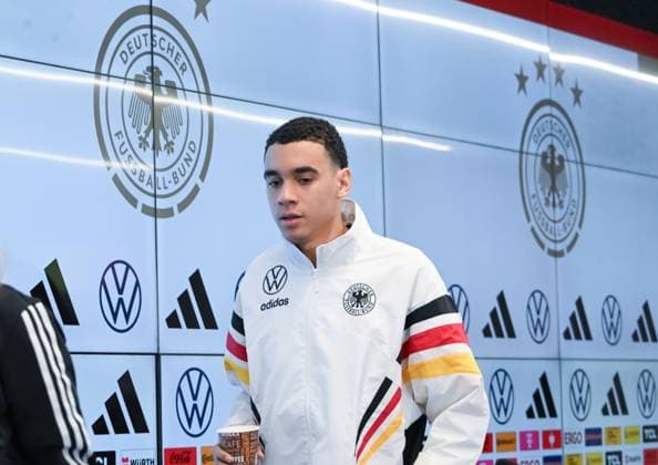 12 11 2024, xsltx, Football DFB Media Dates, DFB Press Conference with Jamal Musiala emspor, v l Jamal Musiala German National Team DFL DFB REGULATIONS PROHIBIT ANY USE OF PHOTOGRAPHS as IMAGE SEQUENCES and or QUASI VIDEO Frankfurt am Main