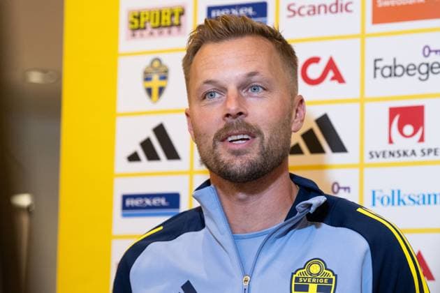 241113 Assistant coach Sebastian Larsson of the Swedish men s football national team in mixed zone after a training session on November 13, 2024 in Marbella Photo Emma Wallskog BILDBYRAN COP 320 EW0458 fotboll football soccer fotball nations league uefa nations league träning practice training sverige sweden sverige a bbeng  Copyright: EMMAxWALLSKOG BB241113EW075