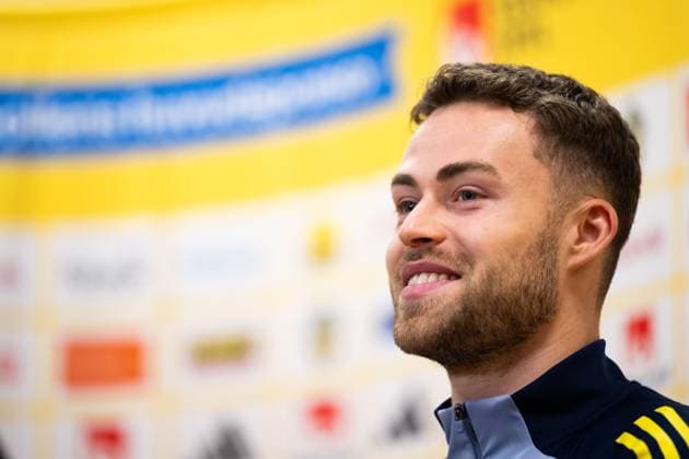241115 Gabriel Gudmundsson of the Swedish men s national football team in mixed zone on November 15, 2024 in Stockholm Photo Emma Wallskog BILDBYRAN COP 320 EW0460 fotboll football soccer fotball nations league uefa nations league presskonferens press conference sverige sweden sverige a bbeng  Copyright: EMMAxWALLSKOG BB241115EW061