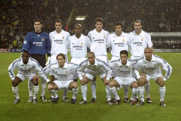 04SN Real 2502SP jpg Team Real Madrid back from left Iker CASILLAS, Ivan HELGUERA, Flavio CONCEICAO, Francisco PAVON, Luis FIGO, Zinedine ZIDANE front from left Claude MAKELELE, Michel SALGADO, Roberto CARLOS, RAUL and RONALDO , Team photo, QF Borussia Dortmund Real Madrid 1 1, Soccer Champions League on 25 02 2003