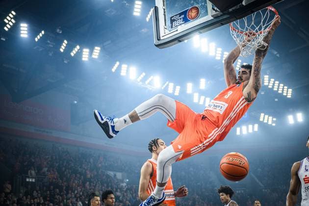 Germany, Neu Ulm, 17 11 2024, Neu Ulm, ratiopharm ulm vs BG Göttingen Basketball Bundesliga, Marcio Santos ratiopharm ulm controls the ball ratiopharm Arena Neu Ulm Germany eu-images-541