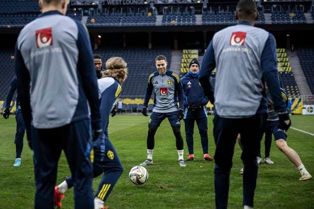 241118 Gabriel Gudmundsson of the Swedish men s national football team at a training session on November 18, 2024 in Stockholm Photo Maxim ThorÃ BILDBYRAN kod MT MT0698 fotboll football soccer fotball nations league uefa nations league träning practice training sverige sweden sverige a bbeng  Copyright: MAXIMxTHORE BB241118MT012