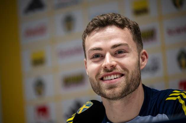 241118 Gabriel Gudmundsson of the Swedish men s national football team during a press conference on November 18, 2024 in Stockholm Photo Maxim ThorÃ BILDBYRAN kod MT MT0698 fotboll football soccer fotball nations league uefa nations league träning practice training sverige sweden sverige a bbeng  Copyright: MAXIMxTHORE BB241118MT045