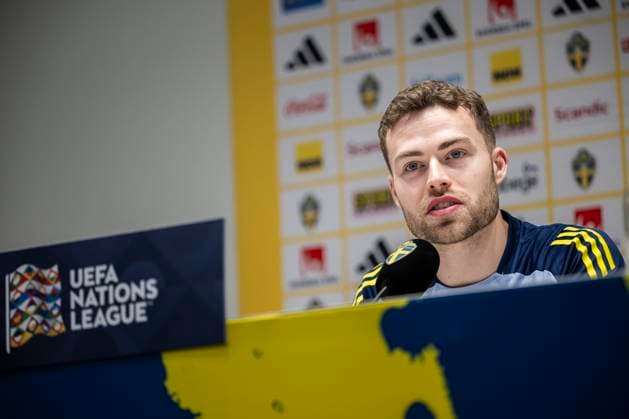 241118 Gabriel Gudmundsson of the Swedish men s national football team during a press conference on November 18, 2024 in Stockholm Photo Maxim ThorÃ BILDBYRAN kod MT MT0698 fotboll football soccer fotball nations league uefa nations league träning practice training sverige sweden sverige a bbeng  Copyright: MAXIMxTHORE BB241118MT046