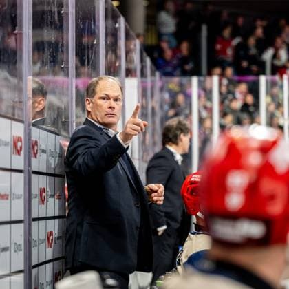Steve Walker Trainer, Coach, Headcoach, Schwenninger Wild Wings, SWW , Nuernberg Ice Tigers vs Schwenninger Wild Wings, Eishockey, Penny DEL, 18 Spieltag, 22 11 2024, Nuernberg Ice Tigers vs Schwenninger Wild Wings, Eishockey, Penny DEL, 18 Spieltag, 22 11 2024 Nuernberg Copyright: xEibner-Pressefoto ThomasxHahnx EP_THN