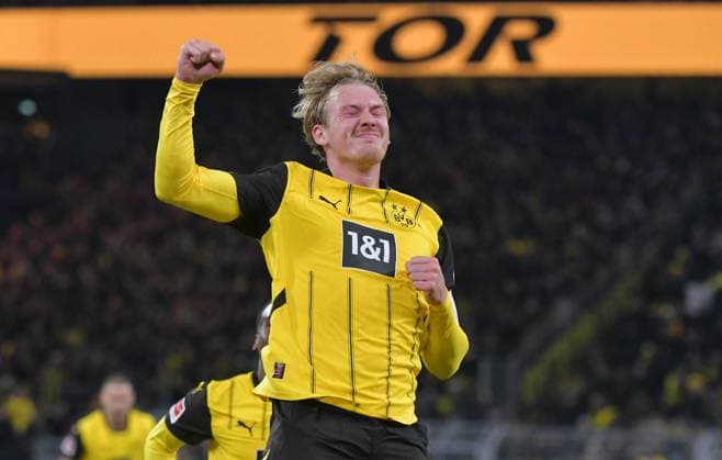 23 11 2024, xblx, Fußball 1 Bundesliga, Borussia Dortmund SC Freiburg emspor, v l Julian Brandt Borussia Dortmund , Goal scored, Tor zum 3 0, celebrate the goal, Torjubel , Jubel, jubeln, jubelt, DFL DFB REGULATIONS PROHIBIT ANY USE OF PHOTOGRAPHS as IMAGE SEQUENCES and or QUASI VIDEO Dortmund