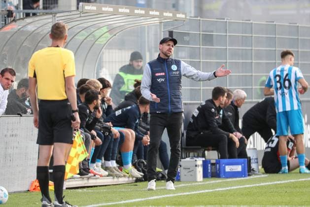 24 11 2024, xusrbx, Soccer Regionalliga Suedwest, Eintracht Frankfurt U21 Stuttgarter Kickers emspor, Marco Wildersinn Trainer Stuttgarter Kickers , DFL DFB REGULATIONS PROHIBIT ANY USE OF PHOTOGRAPHS as IMAGE SEQUENCES and or QUASI VIDEO Dreieich