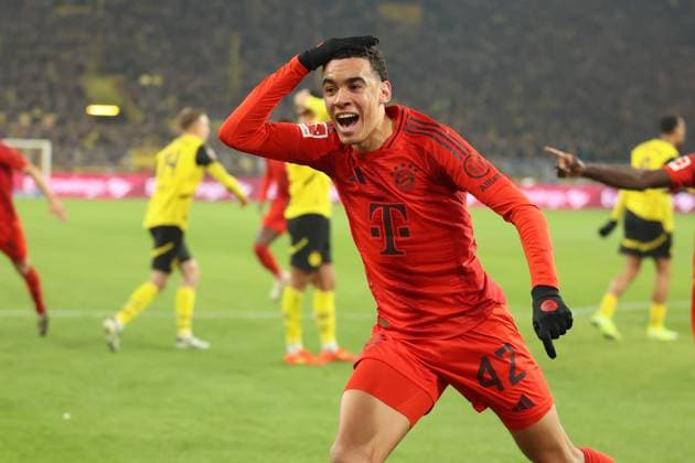 Goal celebration Jamal Musiala FC Bayern Muenchen , 42 to 1 1 GER, Borussia Dortmund vs FC Bayern Muenchen, Football, 1 Liga, Matchday 12, Season 2024 2025, 30 11 2024 DFL REGULATIONS PROHIBIT ANY USE OF PHOTOGRAPHS AS IMAGE SEQUENCES AND OR QUASI VIDEO GER, Borussia Dortmund vs FC Bayern Muenchen, Football, 1 Liga, Matchday 12, Season 2024 2025, 30 11 2024 Dortmund Copyright: xEibner-Pressefoto FrankxZeisingx EP_FZG