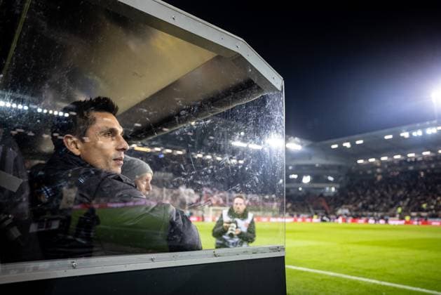 Hamburg, November 29, 2024 Football, 1 Bundesliga 2024 25, FC St Pauli Holstein Kiel Marcel Rapp Holstein Kiel, Coach DFL REGULATIONS PROHIBIT ANY USE OF PHOTOGRAPHS AS IMAGE SEQUENCES AND OR QUASI VIDEO