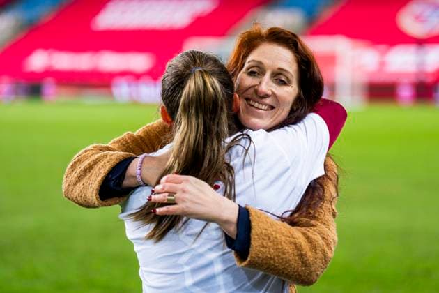 Football, EC qualification women Norway Northern Ireland 3 0 Oslo 20241203 Norway s Guro Reiten and President of the Norwegian Football Association, Lise Klaveness after the European Championship qualifying match in women s football between Norway and Northern Ireland at Ullevaal Stadium Photo Fredrik Varfjell NTB Oslo Norway EDITORIAL USE ONLY RESTRICTED USE FOR BETTING COMPANIES  Copyright: xFredrikxVarfjellx xNTBx