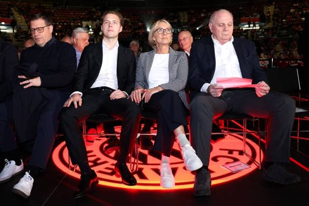 Soccer Annual General Meeting FC Bayern München eV 2024 in the Rudi Sedlmayer Halle in Munich from left to right Max Eberl Chief Sports Officer Munich , Joel Beckenbauer, Heidi Beckenbauer, Uli Hoeneß Honorary President Munich DFL regulations prohibit any use of photographs as image sequences and or quasi video xMSx