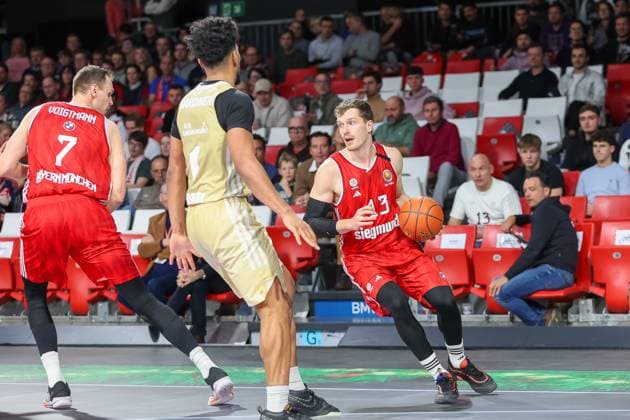 Andreas Obst FC Bayern Basketball, 13 with ball, GER, FC Bayern Muenchen vs SC RASTA Vechta, Basketball, BBL Cup, quarter-finals, 2024 2025 season, 09 12 2024, GER, FC Bayern Muenchen vs SC RASTA Vechta, Basketball, BBL Cup, quarter-finals, 2024 2025 season, 09 12 2024 Muenchen Copyright: xEibner-Pressefoto JennixMaulx EP_JML
